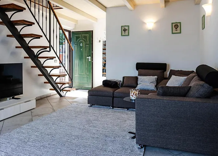 Serenity House Apartman *